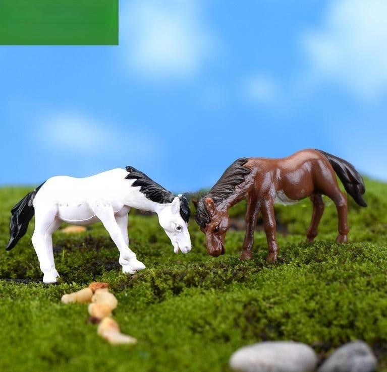 Galleri™ White Horse Figure